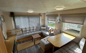 Baileys Caravan Hire - Sealands Plot 26 - Dog Friendly